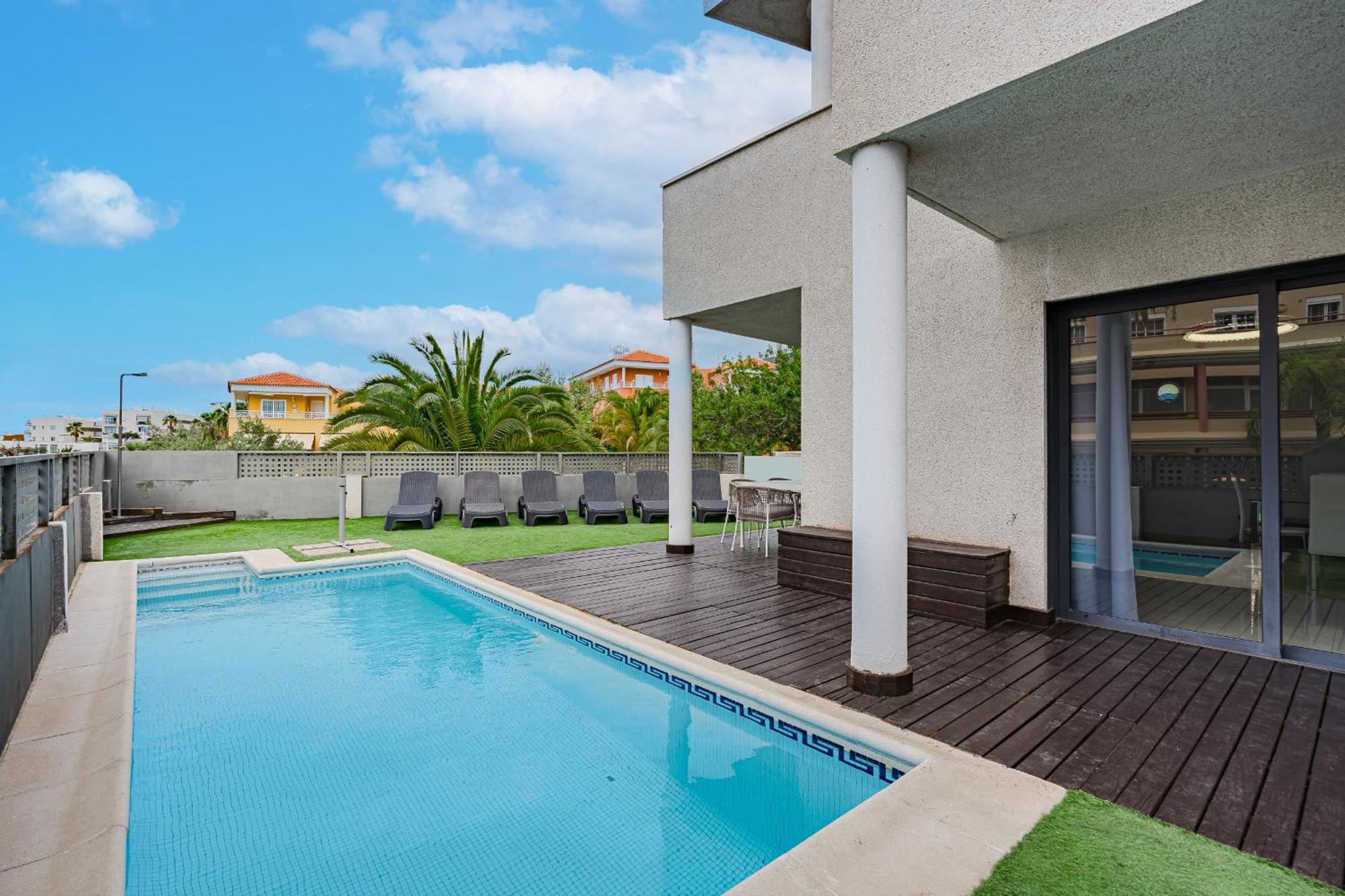 Casa Independiente Con Piscina Privada 아데제 외부 사진